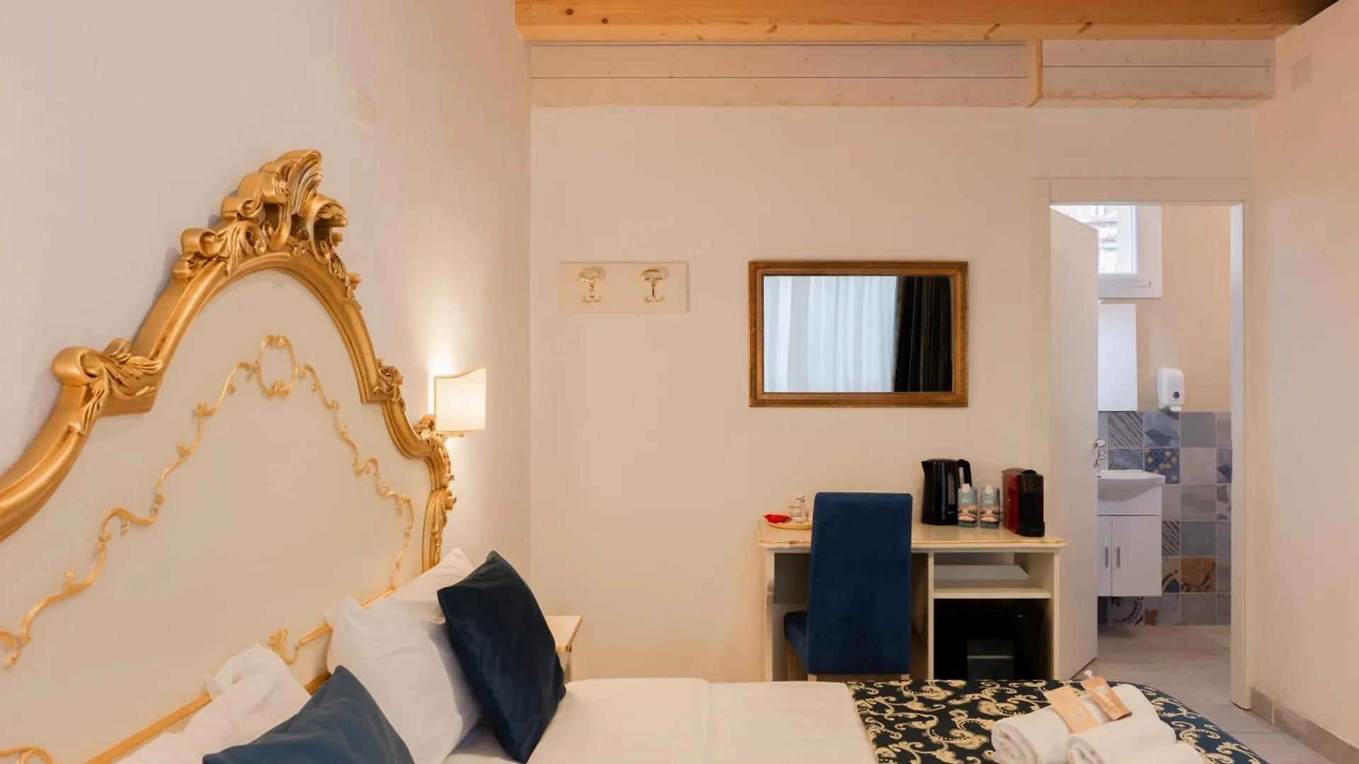Flove' Rooms Venecia 0*,  Italia